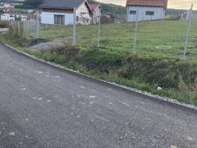 Teren intravilan cu utilitati si asfalt in Chinteni