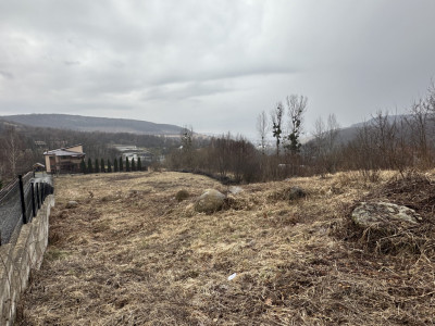 Teren construibil 3000 mp cu 2 fronturi si panorama superba