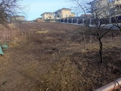 Teren cu 2 fronturi 1920 mp Dezmir zona urbanizată 