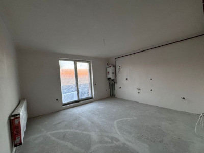 Apartament 2 camere bloc nou cu CF semifinisat , parcare 