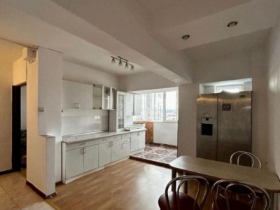 Apartament 38 mp Piata Marasti , Dorobantilor Cluj 