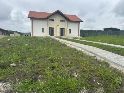 Casa cuplata 120 mp și teren 550 mp pe fiecare unitate Chinteni 